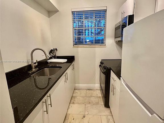4th image of 1526 Pennsylvania Ave APT 4