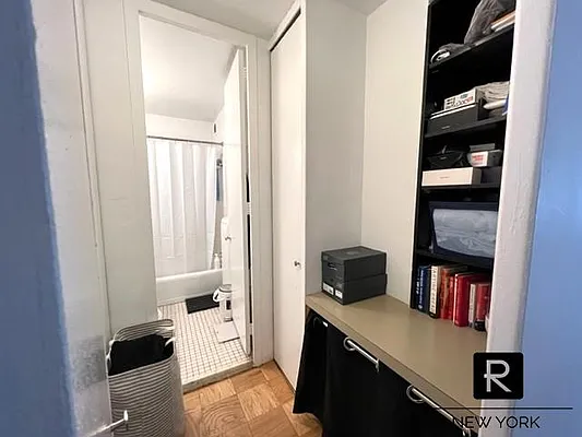 Rented by R New York | media 16