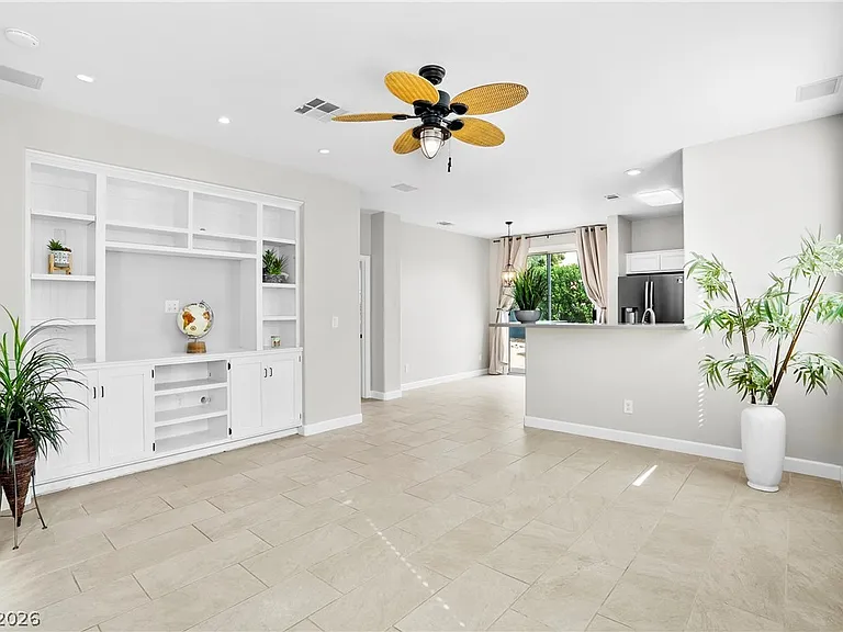 8824 Iron Hitch Ave — Photo 4