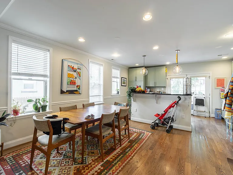 904 Webster St NW — Photo 4