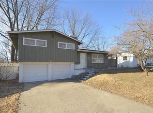 7002 NW Coronado St, Kansas City, MO 64152