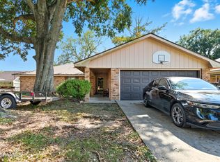 210 Sandalwood Dr, Lafayette, LA 70507