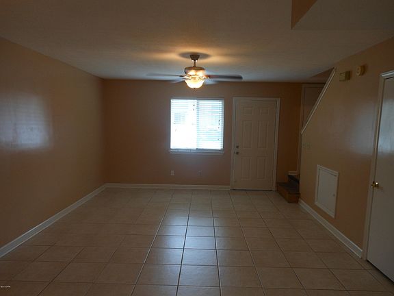 2nd image of 134 W Leslie Ln