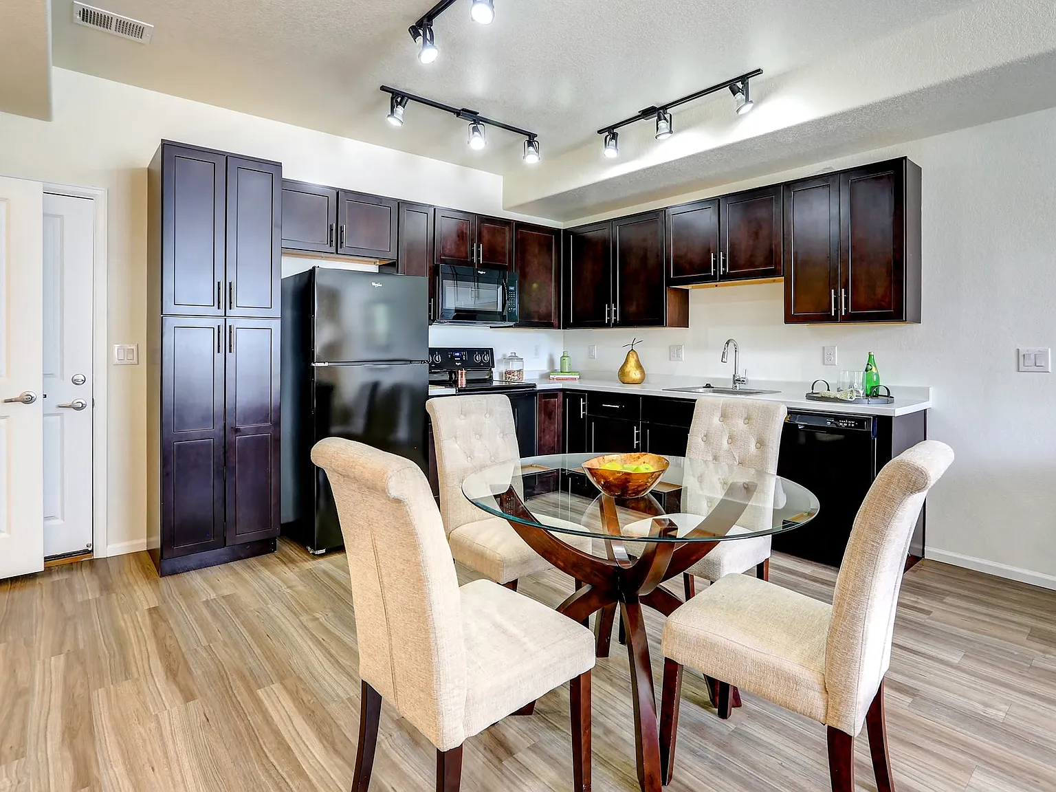 Enclave Apartments — Photo 3
