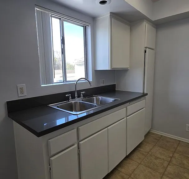 2649 Marengo St — Photo 1