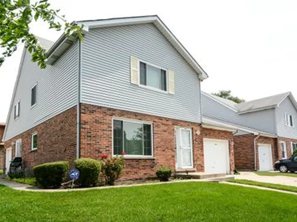 300 Starling Ct, Bloomingdale, IL 60108