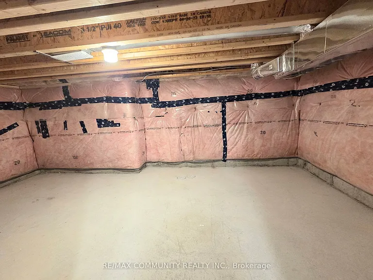 50 Northrop Ave #BASEMENT — Photo 14