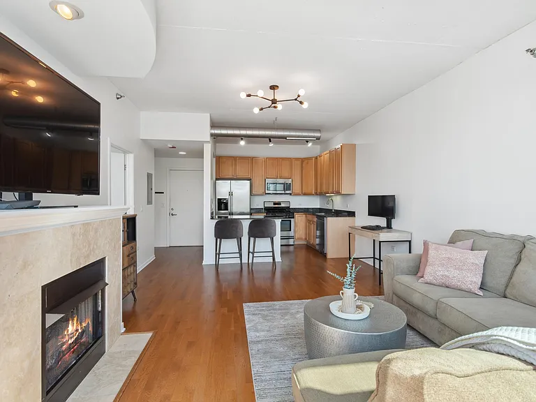 909 W Washington Blvd #1001 — Photo 4