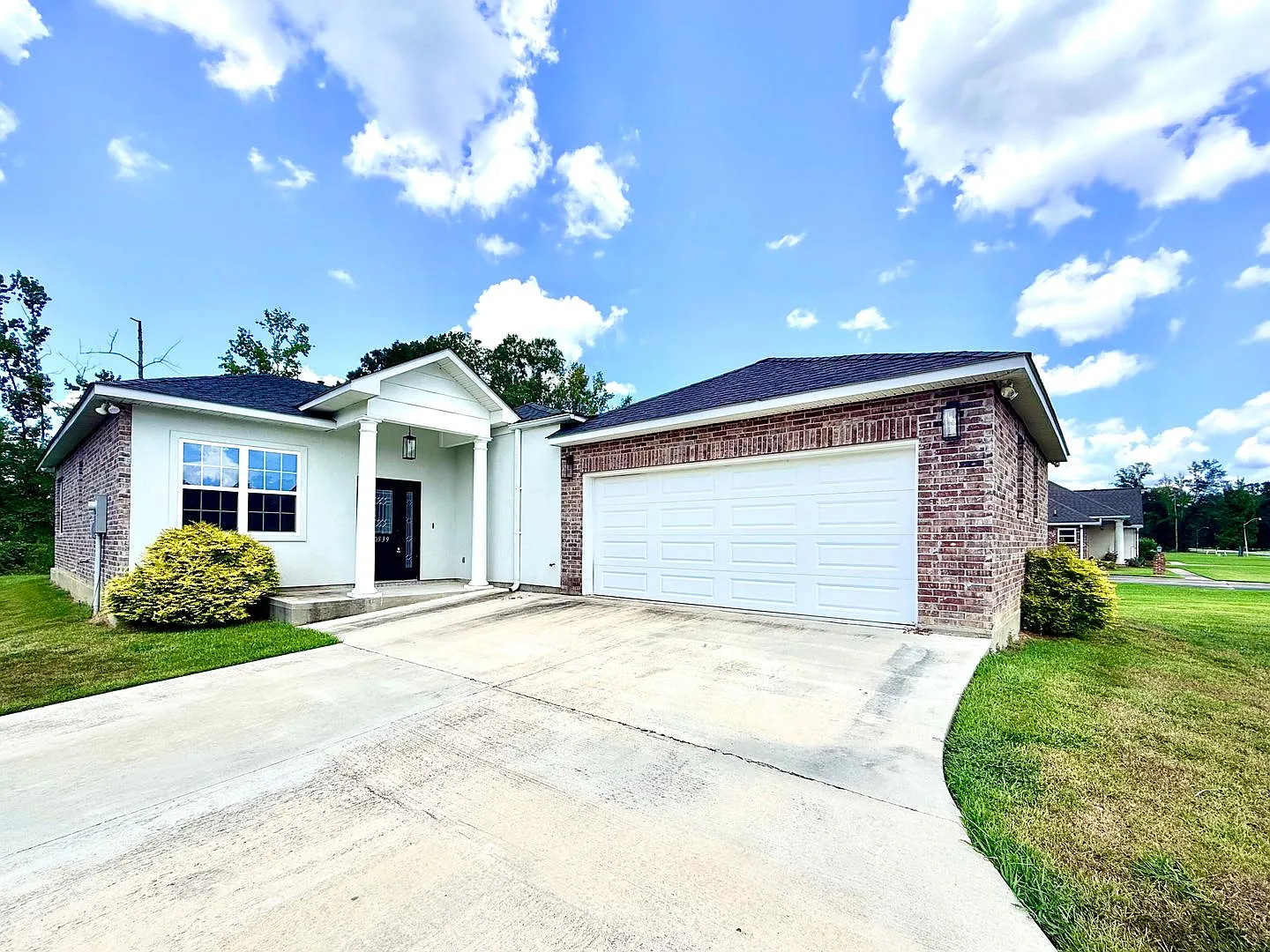 Spacious 3 Bedroom Home with Office on a Large Lot in Northwoods — Photo 3