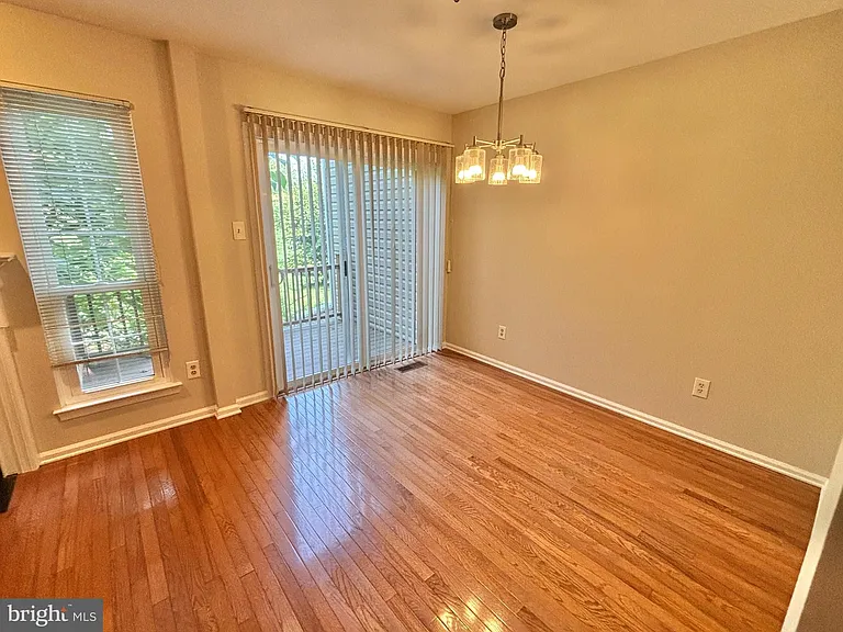 335 Danbury Ct #335 — Photo 16