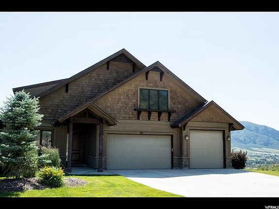 2nd image of 5948 E Big Horn Pkwy #126