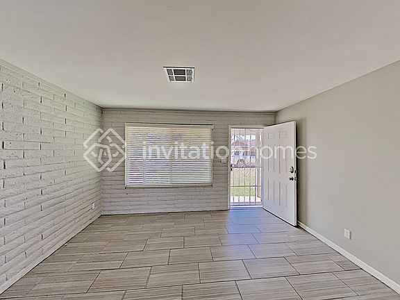 3rd image of 1336 E Broadmor Dr