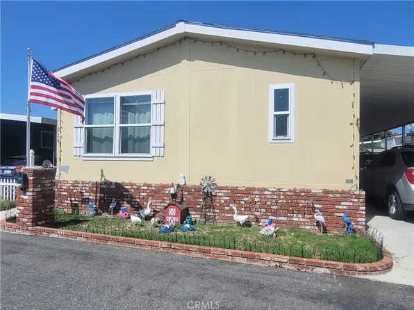 214 Sequoia Way, Santa Ana, CA 92703