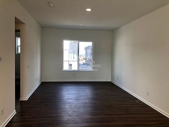 4th image of 5070 Ward Rd