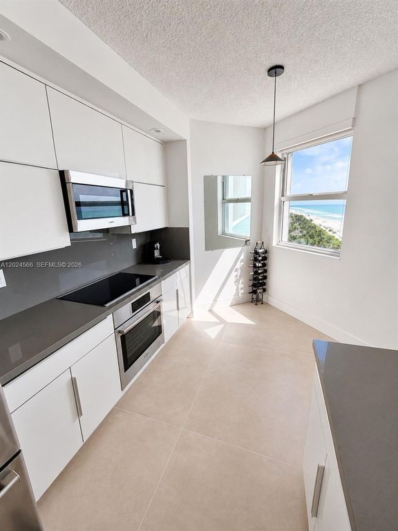 Apartment in Miami Beach, Miami-Dade - View 3