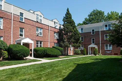 434 E Vine St #434E Photo 1