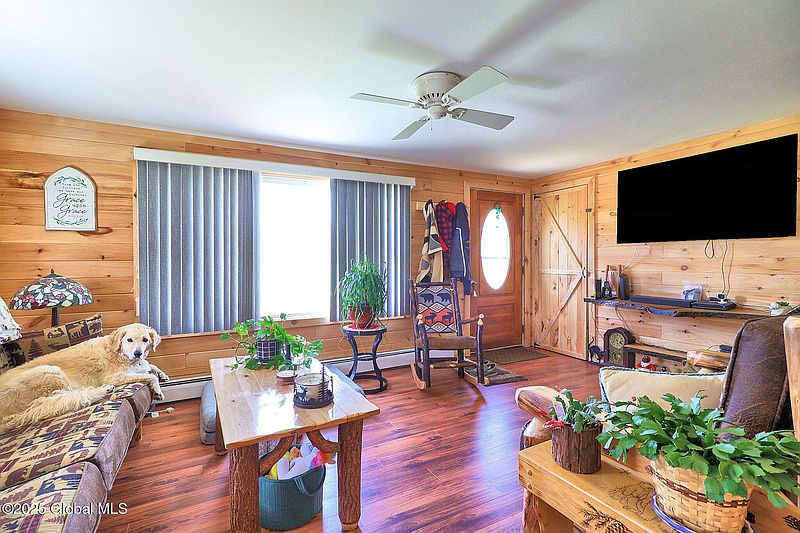 4th image of 35 Beecher Road