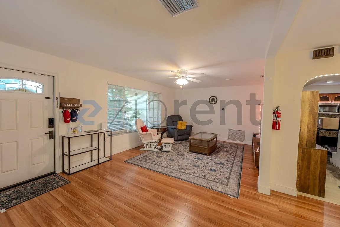 3 bed, 1734 sqft, $3,550 — Photo 4