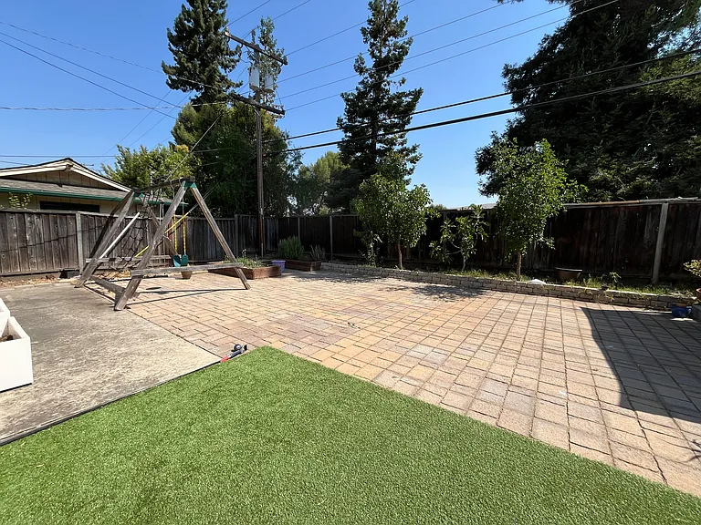 2090 Morrill Ave — Photo 22