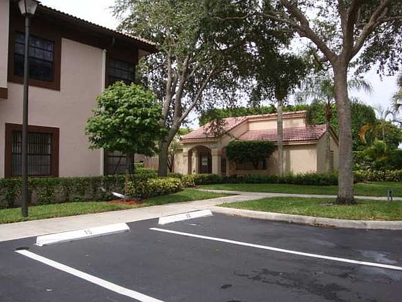 2nd image of 5414 Venetia Ct APT D