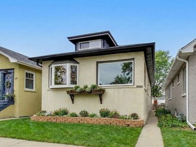 1161 S Ridgeland Ave, Oak Park, IL, 60304