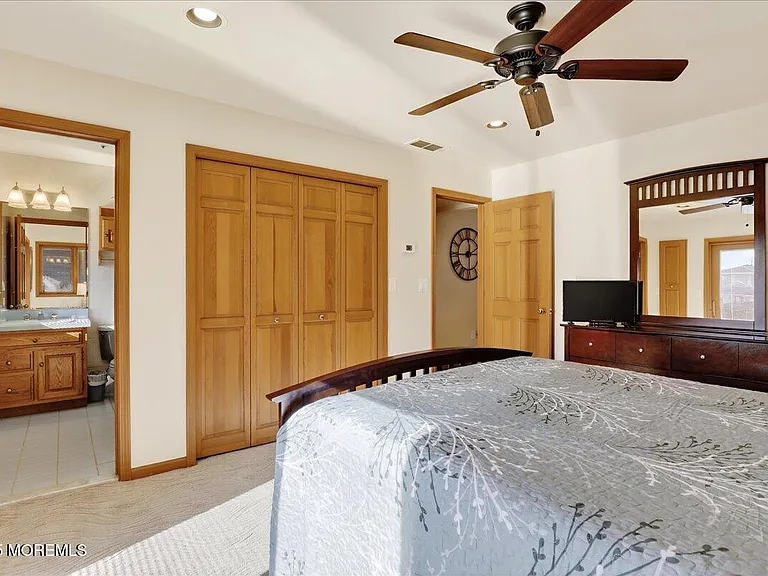 8 Ortley Ave — Photo 28