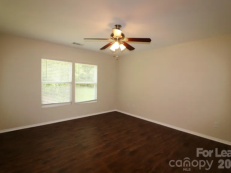 13011 Lake Erie Ln — Photo 22