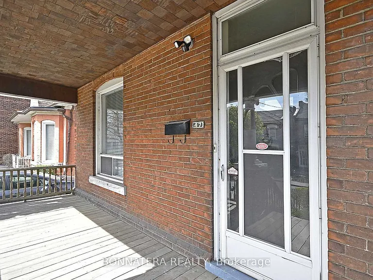 47 Emerald St N #UPPER — Photo 2