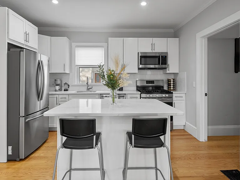 14 Everett St #1 — Photo 9