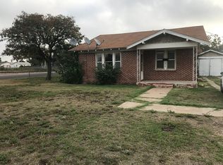 1314 Kokomo St, Plainview, TX 79072
