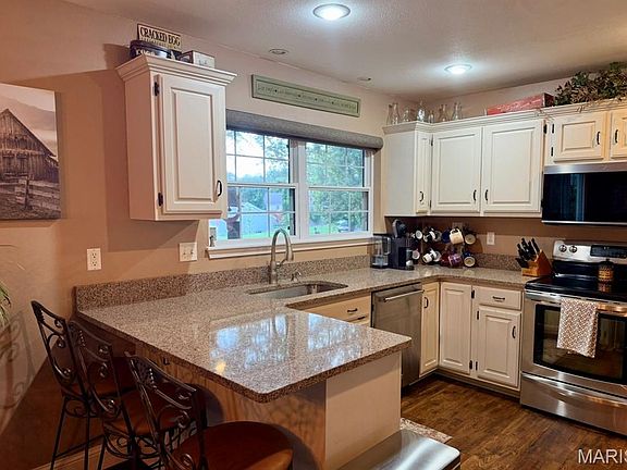 3rd image of 741 Wedge Ln