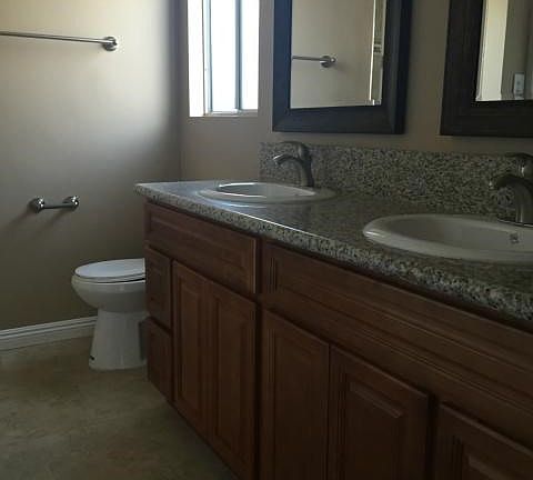 3rd image of 18428 Ermanita Ave