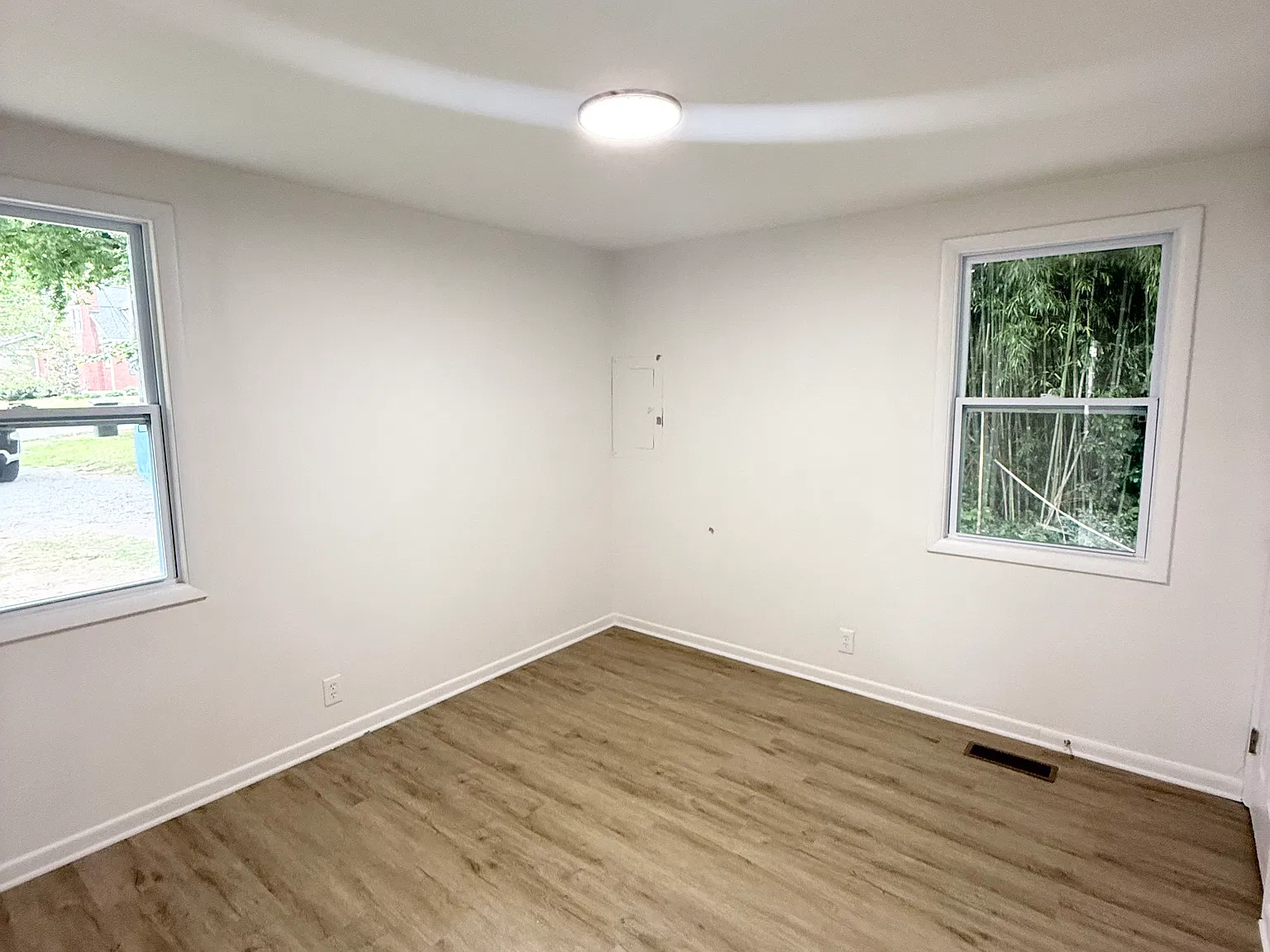 1321 Riverwood Dr — Photo 4