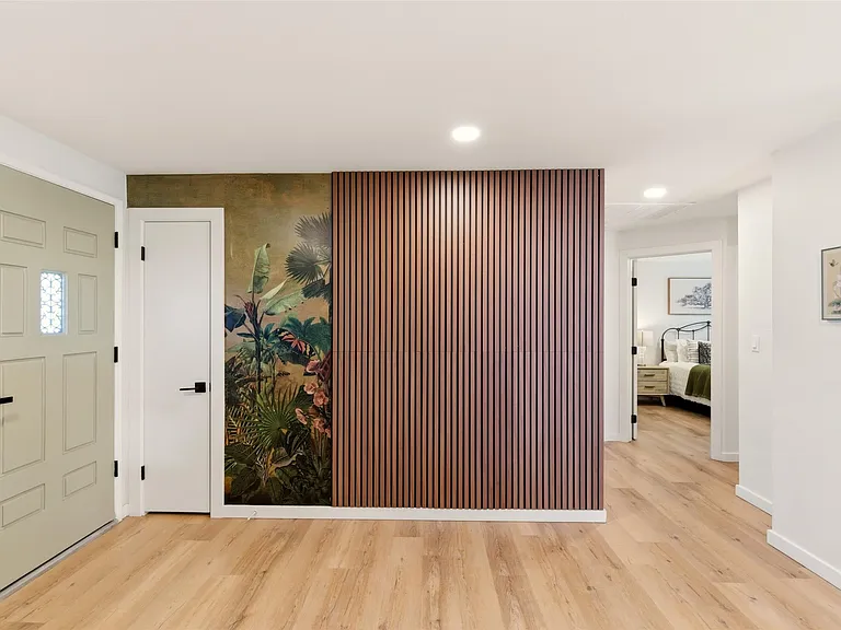 4109 E Crocus Dr — Photo 5