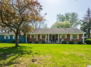 215 Meadow Ln, Mason City, IA 50401