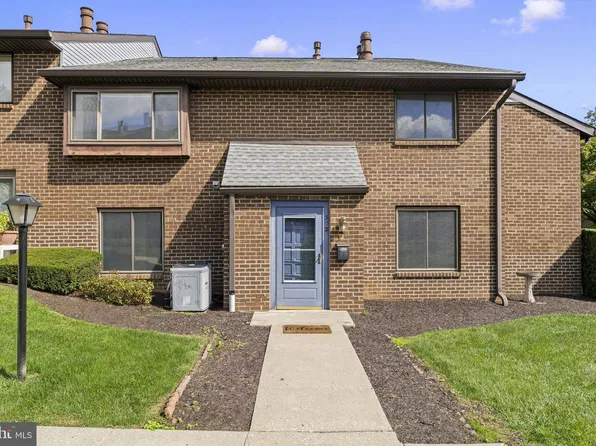 700 Ardmore Ave APT 302, Ardmore, PA 19003