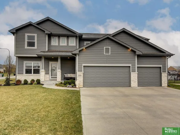 19480 Willow Cir, Omaha, NE 68028