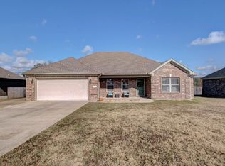 1500 Puritan Dr, Jacksonville, AR 72076