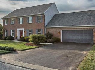 2705 Heather Dr, York, PA 17402