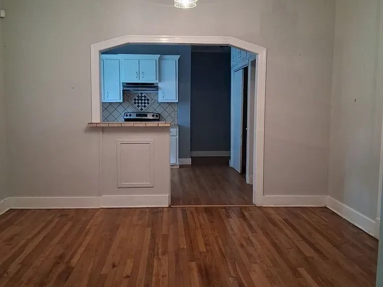 516 Hartfield St — Photo 3