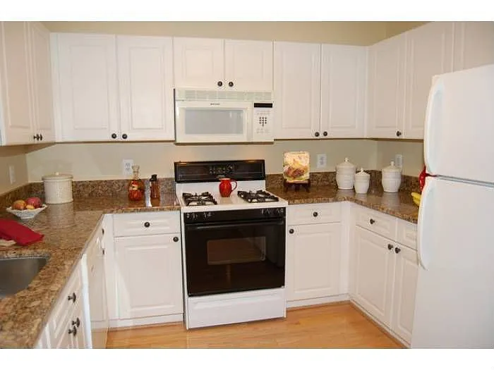 44082 Natalie Ter Unit 202 photo 1