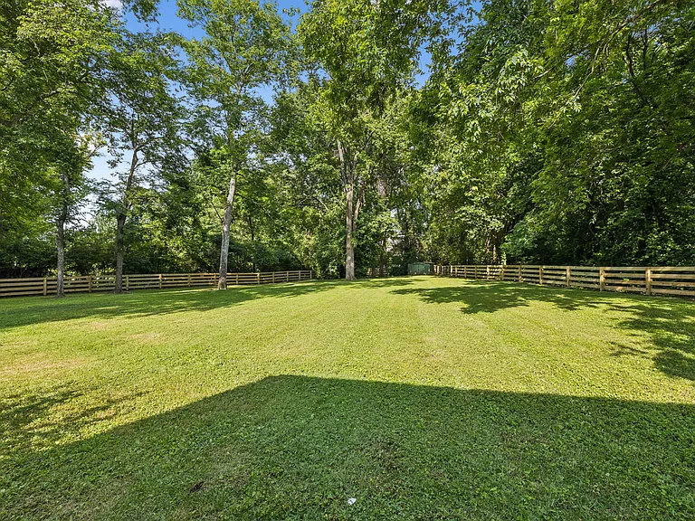 1518 Lipscomb Dr — Photo 47
