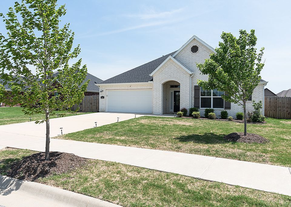 1st image of 4305 SW Flagstone Blvd