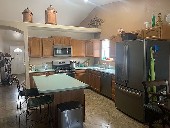 2nd image of 1130 S Heritage Pl