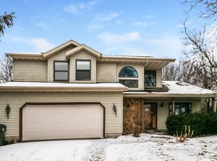 1505 Dover Dr, Waunakee, WI 53597