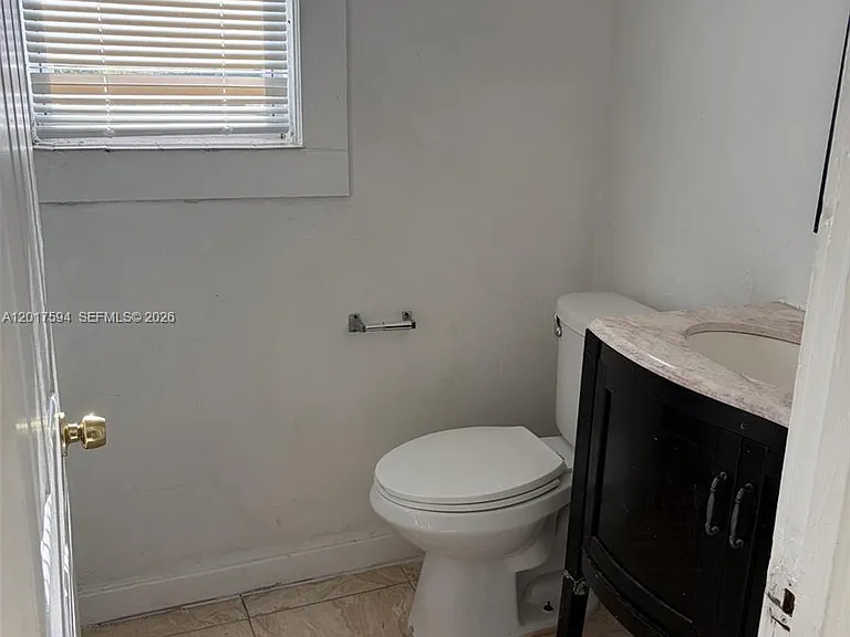 4701 SW 8th St #6 — Photo 4