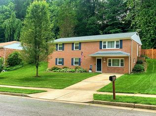 7105 Hadlow Dr, Springfield, VA 22152
