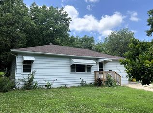 1245 N Cedar St, Nevada, MO 64772