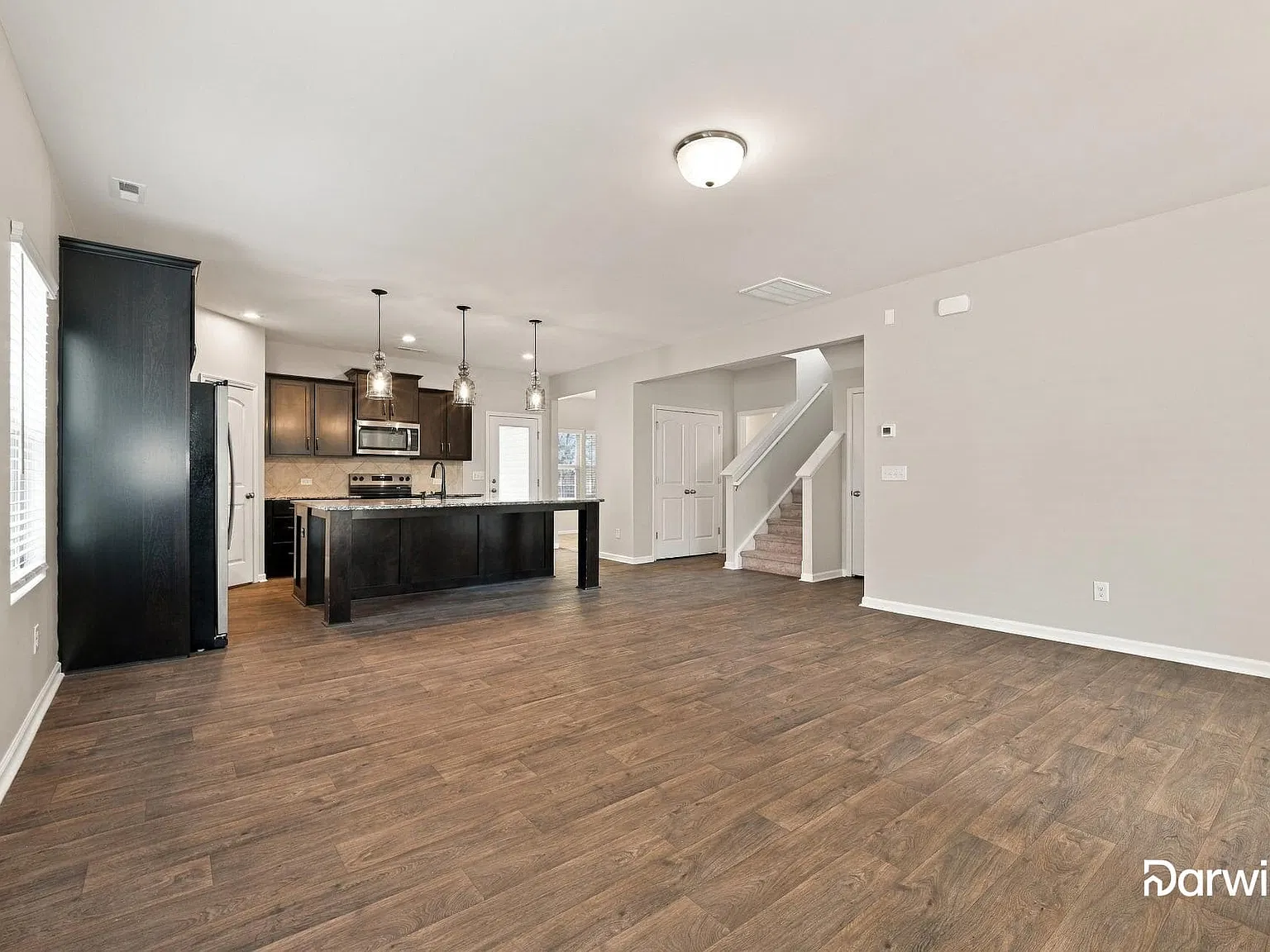 3 bed, 2.5 bath, 2190 sqft, $2,415 — Photo 3