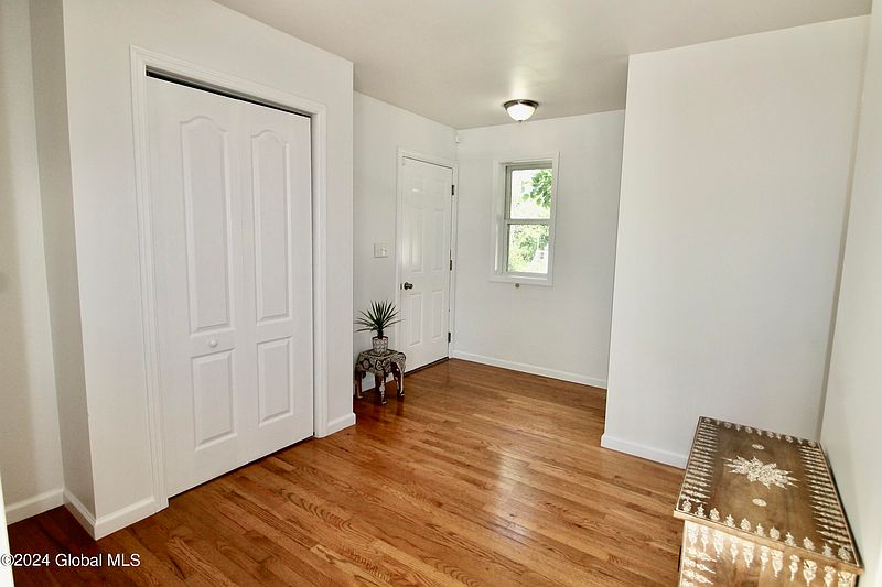 5th image of 4 Howard Street